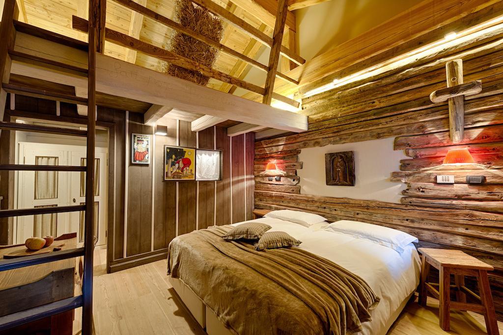 Double Room - Split Level with Spa Access
