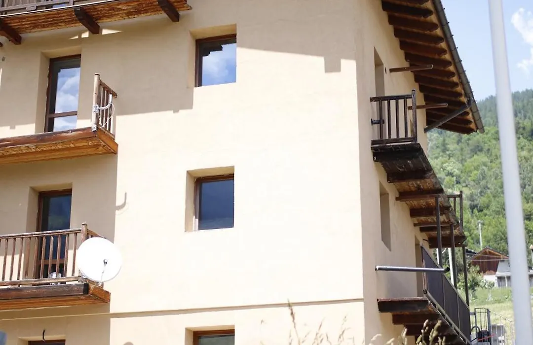 La Maison Jaune-1